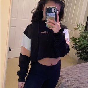 Hollister/cropped hoodie